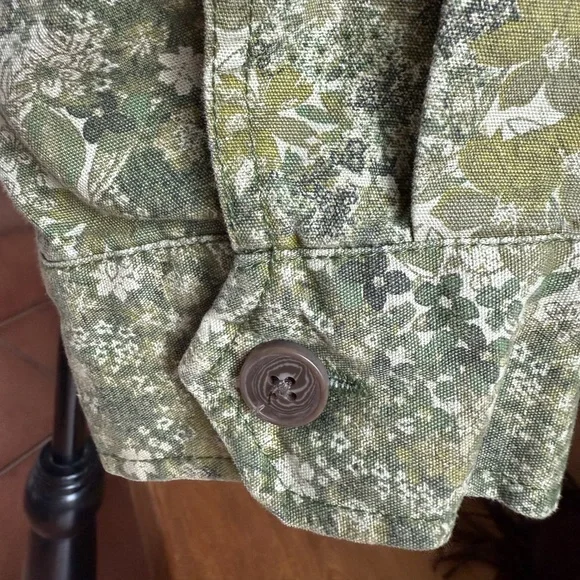 Wild Fable Women's Green Fliral Patterned Cropped Shacket Size XL - Picture 6 of 10
